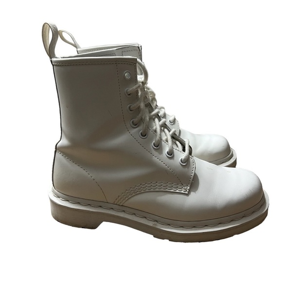 Dr. Martens Shoes - DR. MARTENS 1460 Pascal White Virginia Blanco 8 eye Boots Size 7